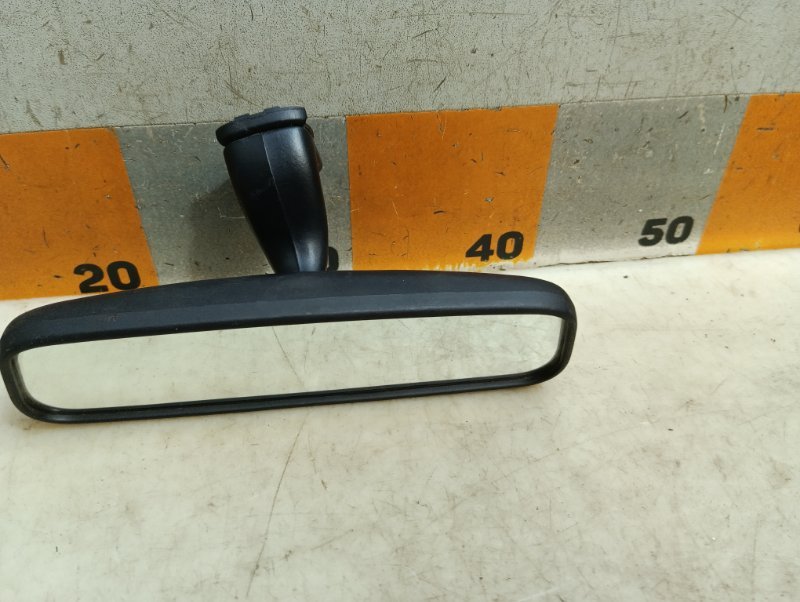 Зеркало заднего вида