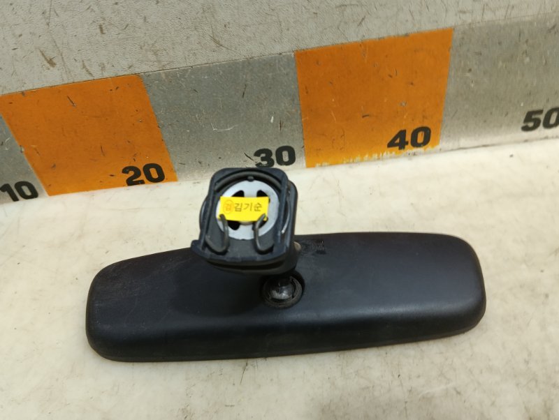 Зеркало заднего вида