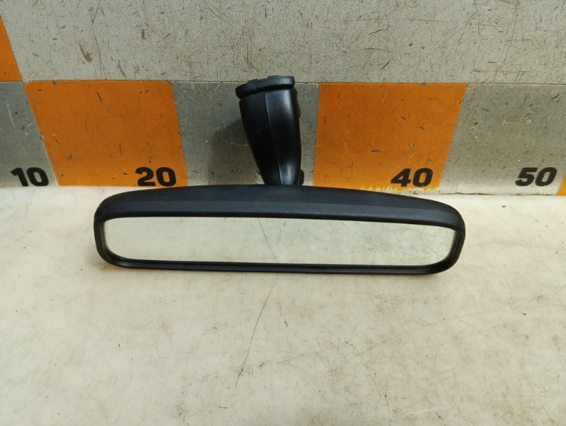 Зеркало заднего вида