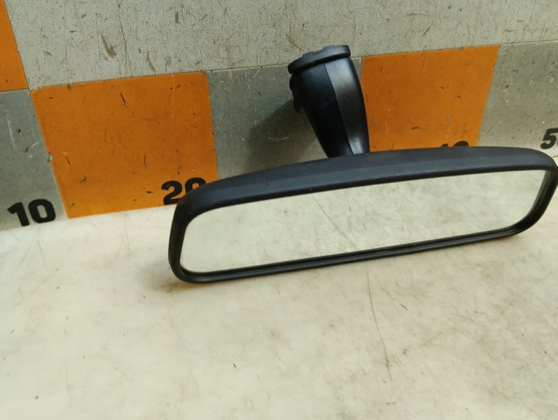 Зеркало заднего вида