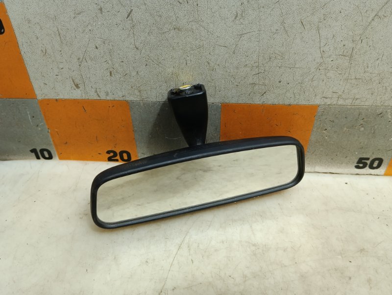 Зеркало заднего вида