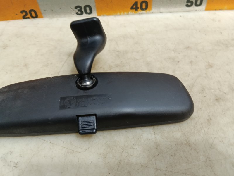 Зеркало заднего вида