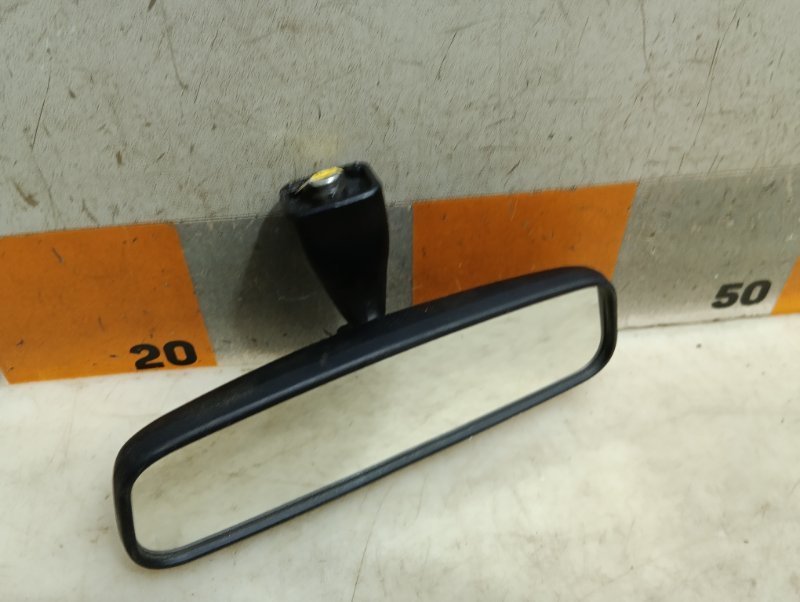 Зеркало заднего вида