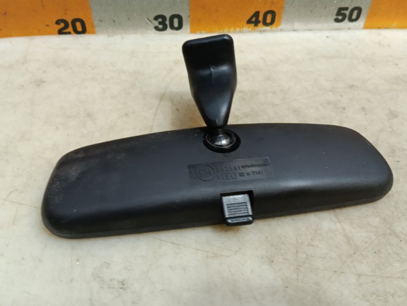 Зеркало заднего вида