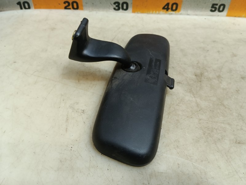 Зеркало заднего вида