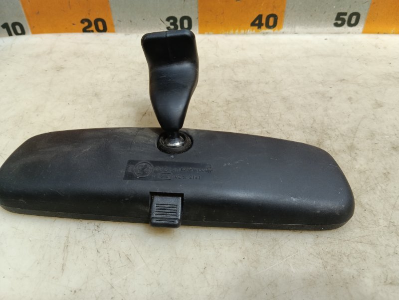 Зеркало заднего вида