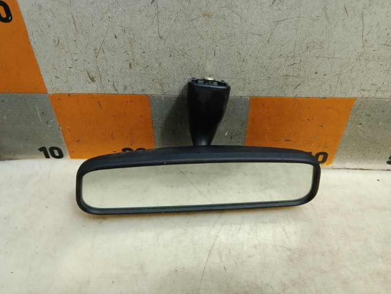Зеркало заднего вида