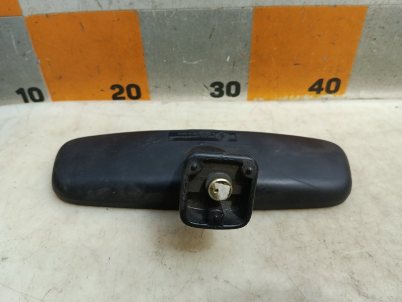 Зеркало заднего вида