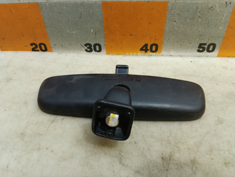 Зеркало заднего вида