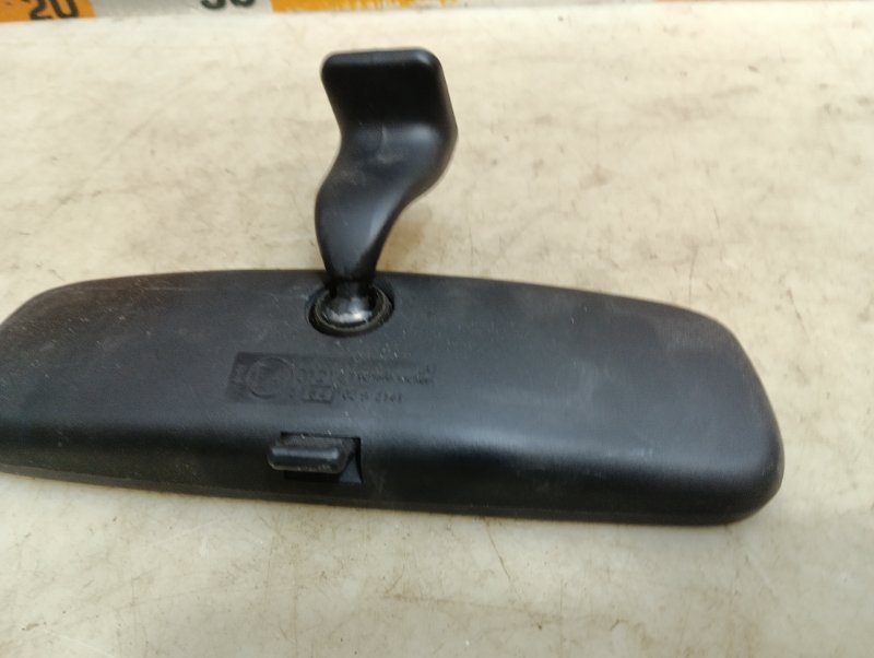 Зеркало заднего вида