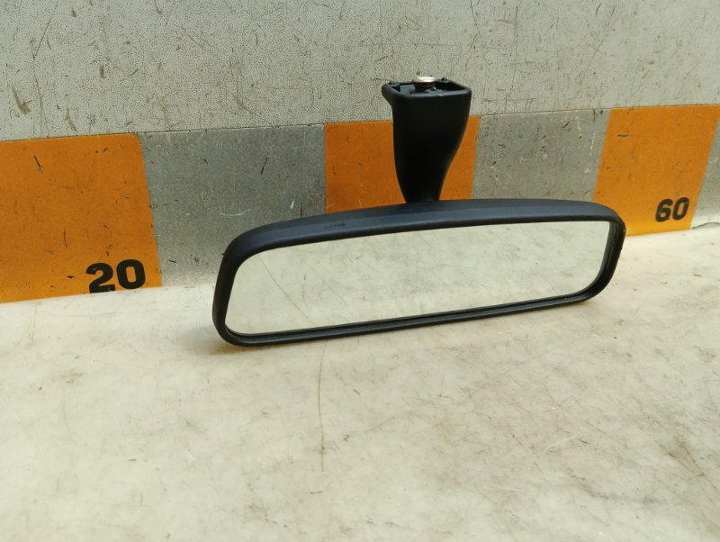 Зеркало заднего вида
