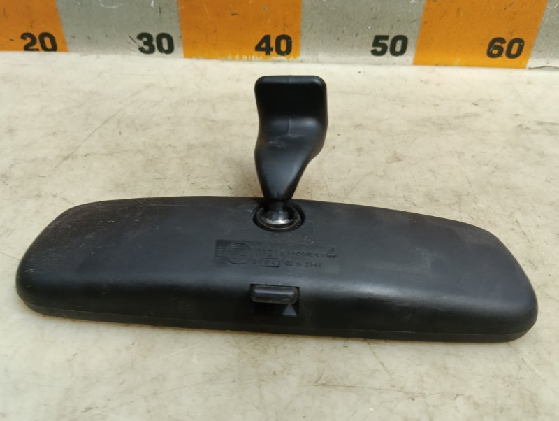 Зеркало заднего вида