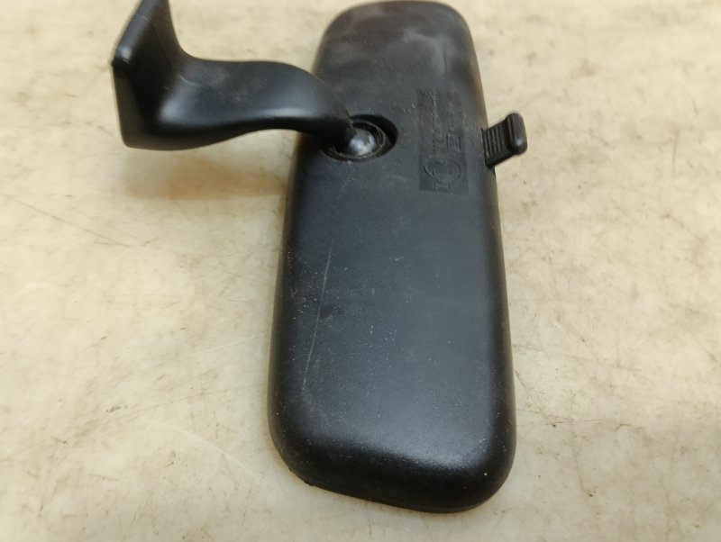 Зеркало заднего вида