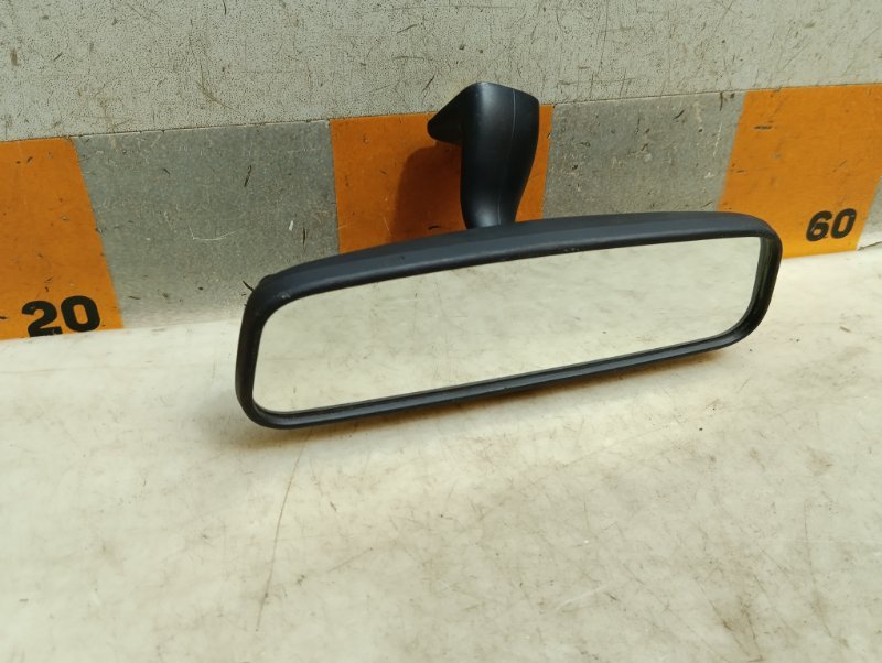 Зеркало заднего вида