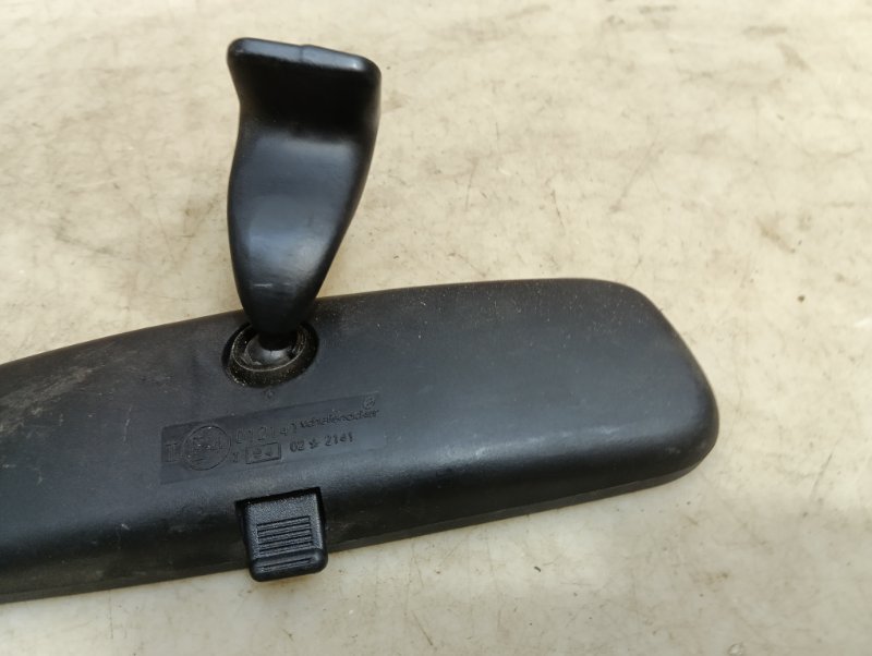 Зеркало заднего вида