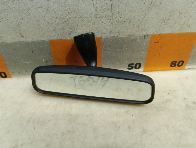 Зеркало заднего вида