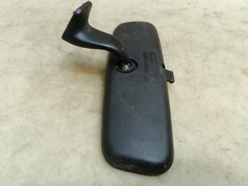 Зеркало заднего вида