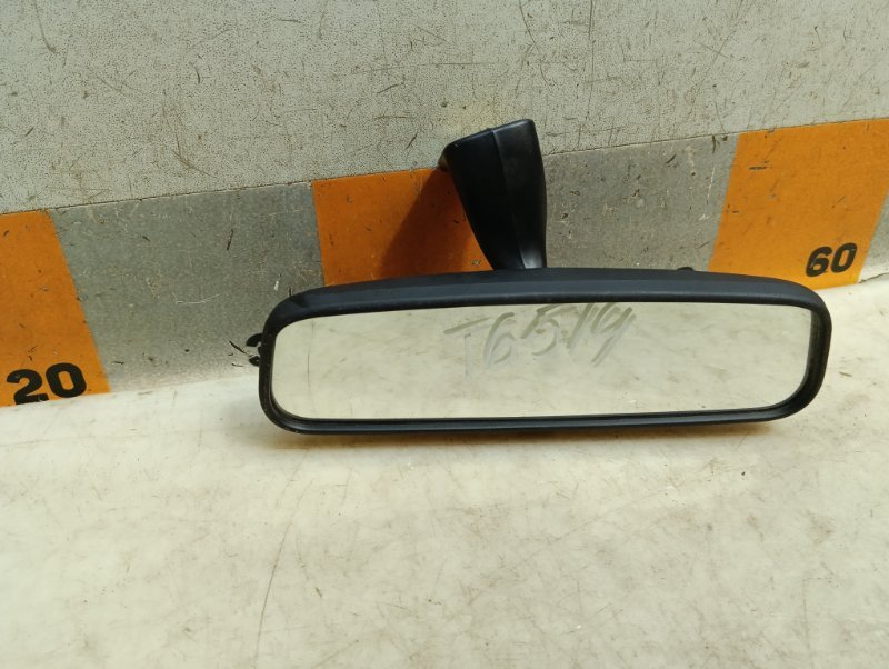 Зеркало заднего вида
