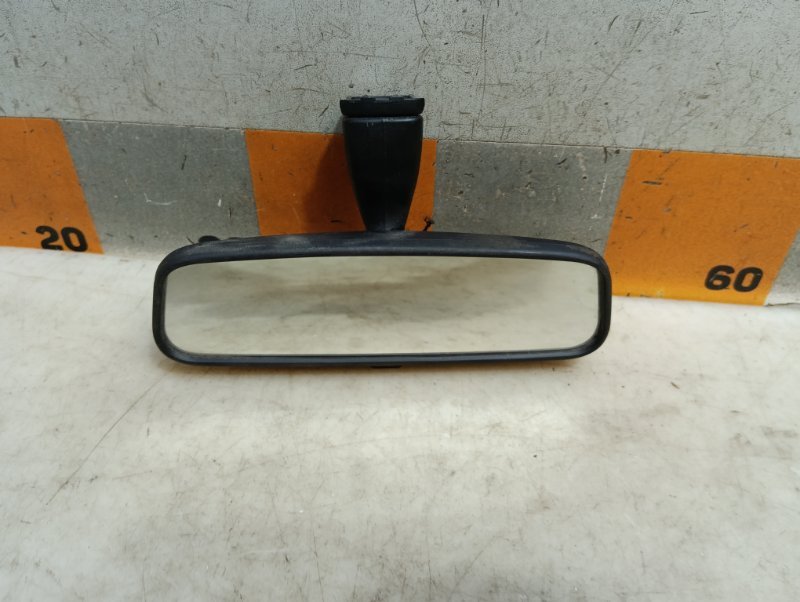 Зеркало заднего вида