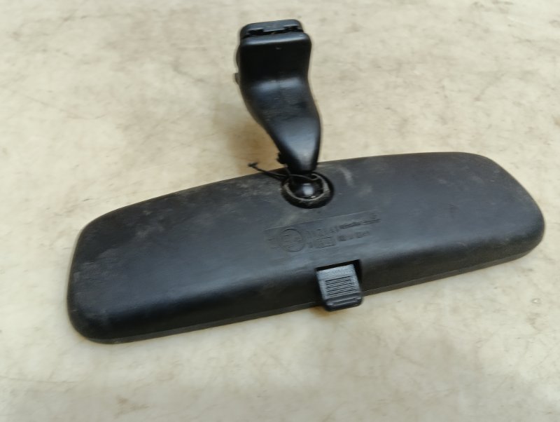 Зеркало заднего вида