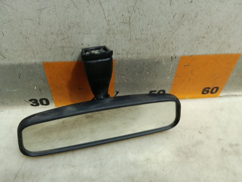 Зеркало заднего вида
