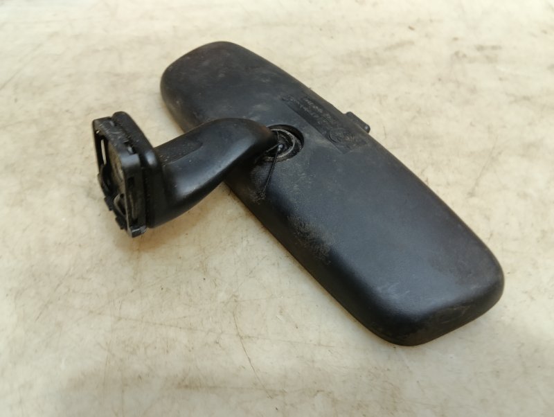 Зеркало заднего вида