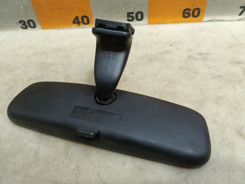 Зеркало заднего вида