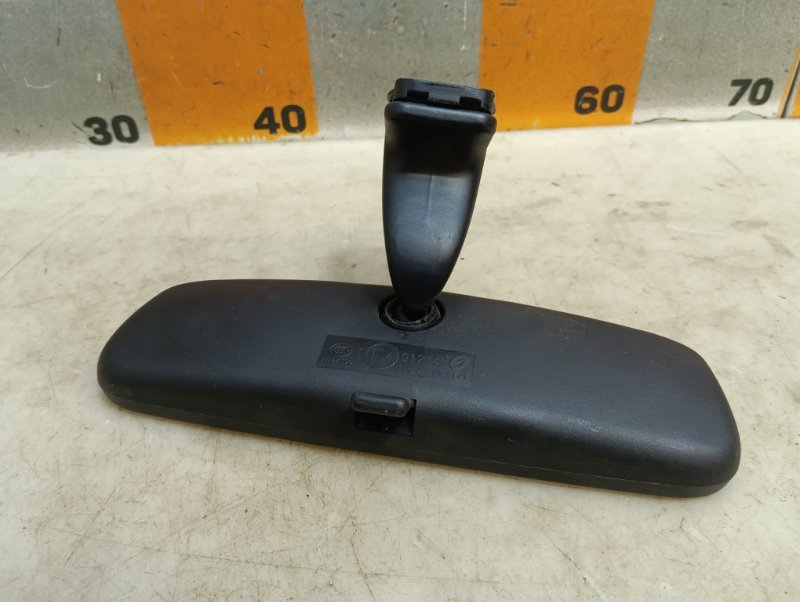 Зеркало заднего вида