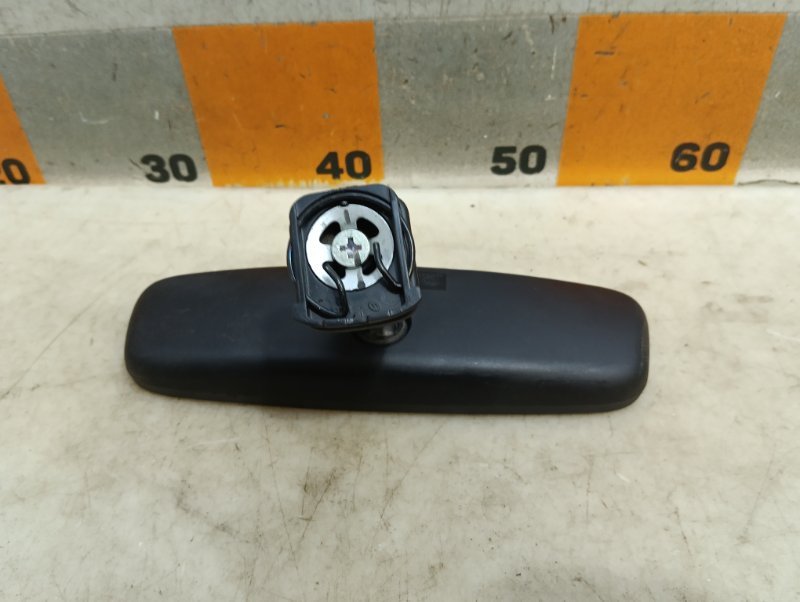 Зеркало заднего вида