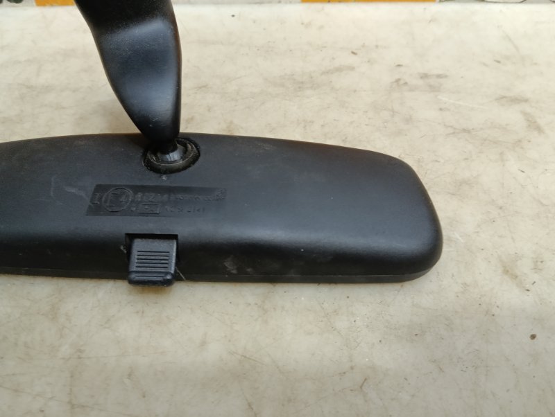 Зеркало заднего вида