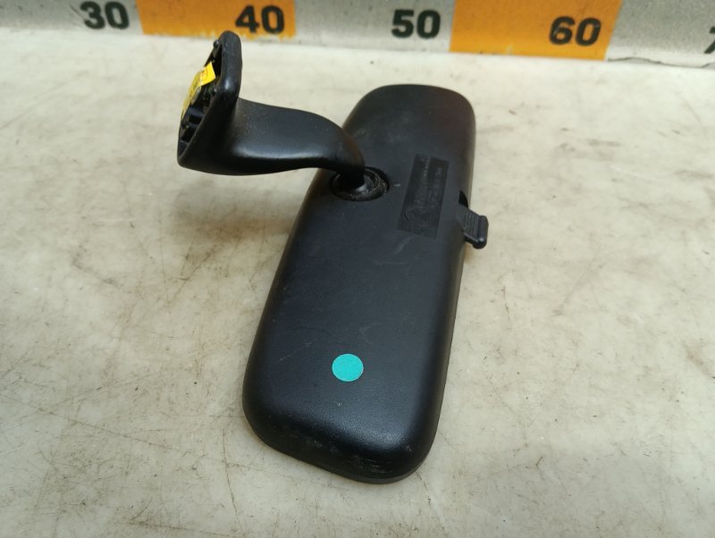 Зеркало заднего вида