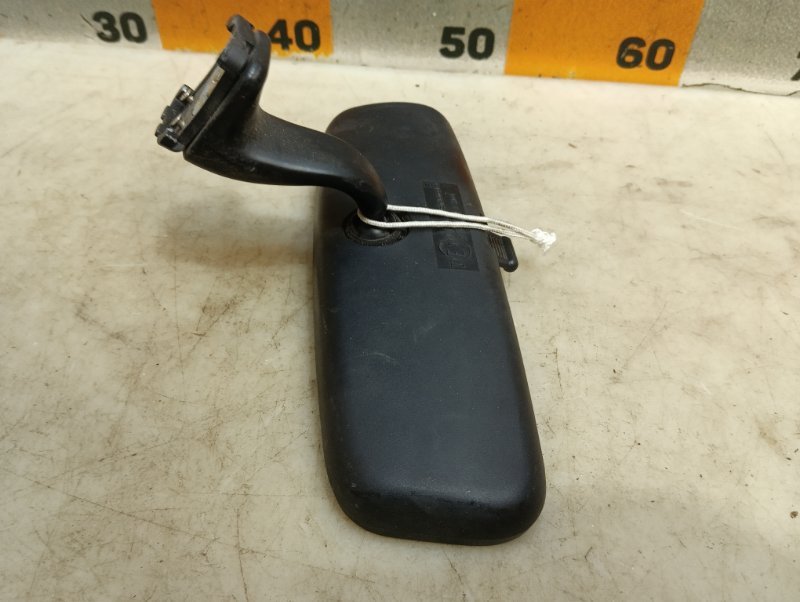 Зеркало заднего вида