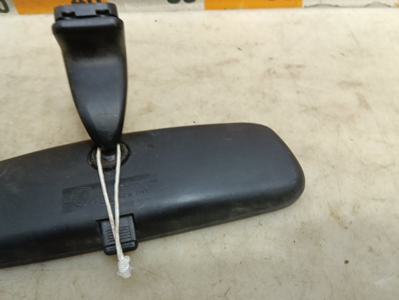 Зеркало заднего вида