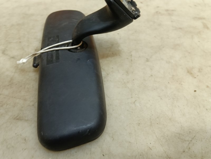 Зеркало заднего вида