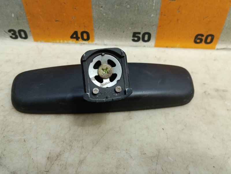 Зеркало заднего вида