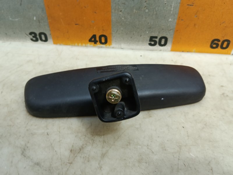 Зеркало заднего вида