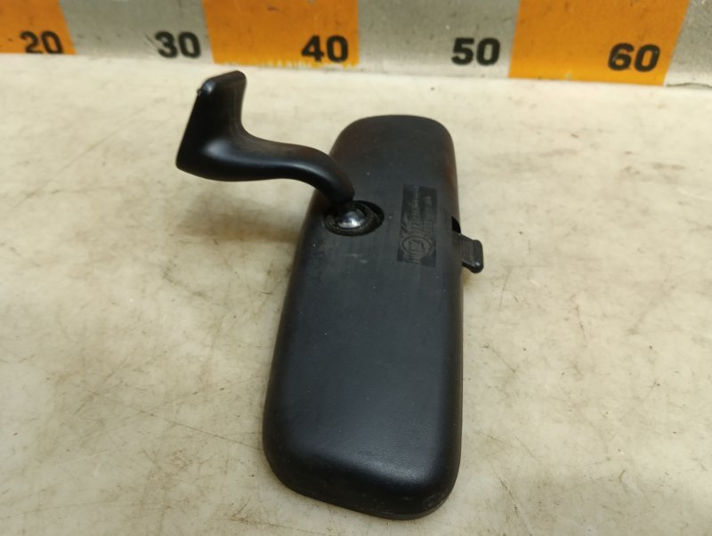 Зеркало заднего вида