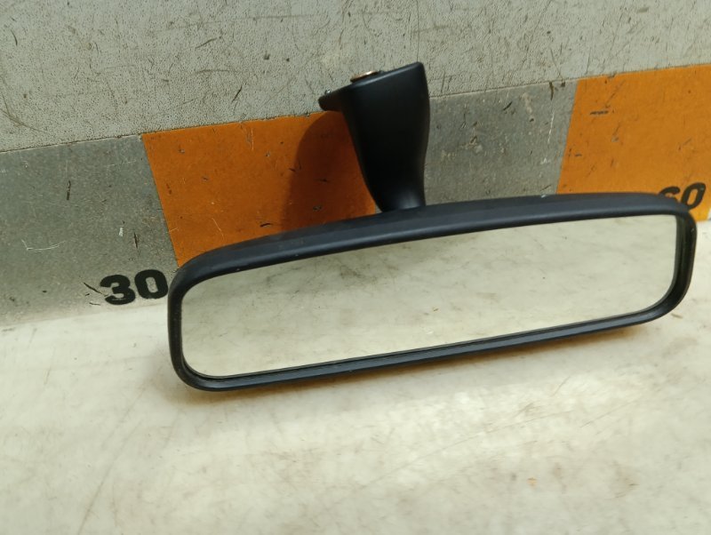 Зеркало заднего вида