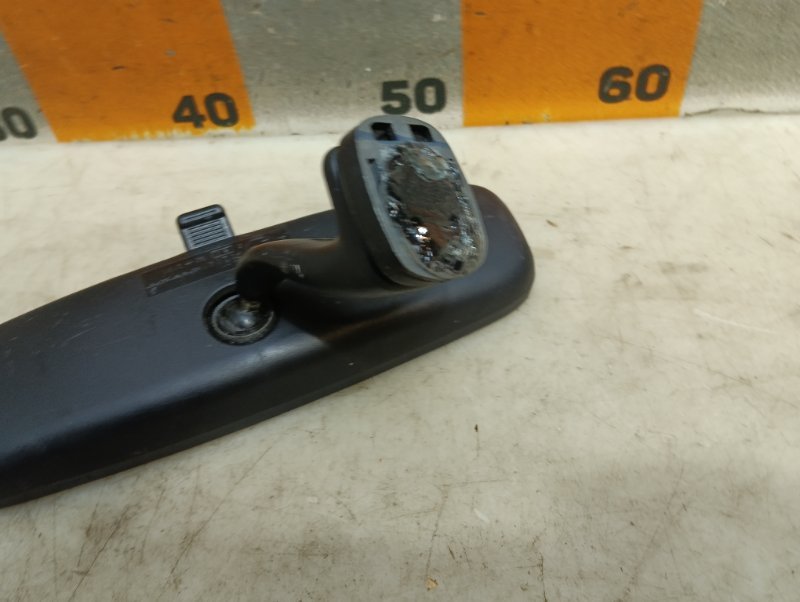Зеркало заднего вида