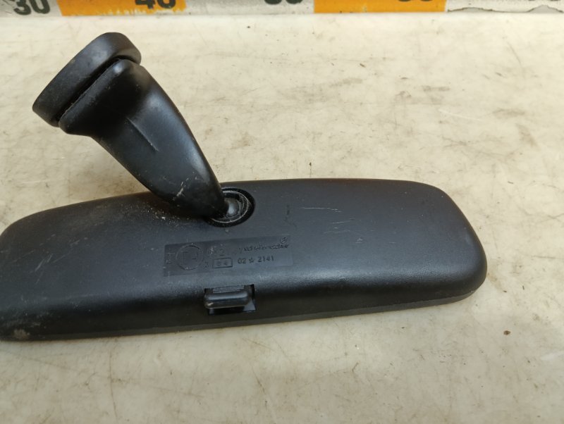 Зеркало заднего вида