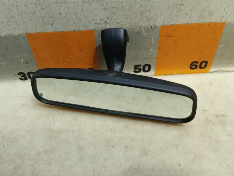 Зеркало заднего вида