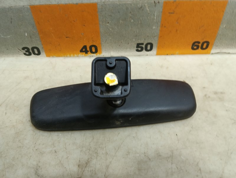 Зеркало заднего вида