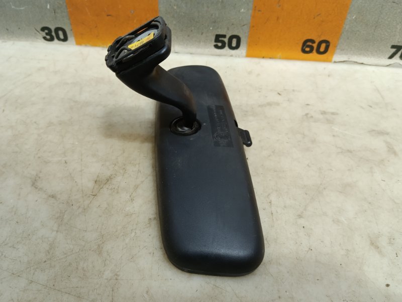 Зеркало заднего вида