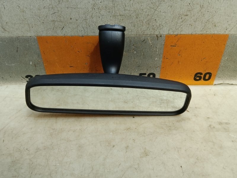 Зеркало заднего вида