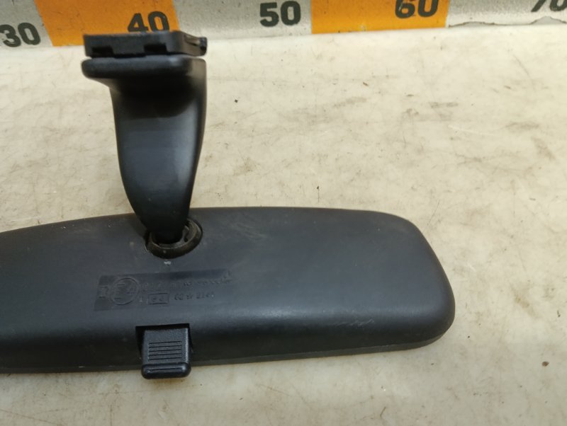 Зеркало заднего вида