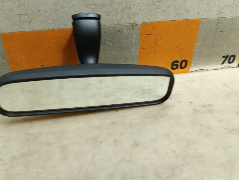 Зеркало заднего вида