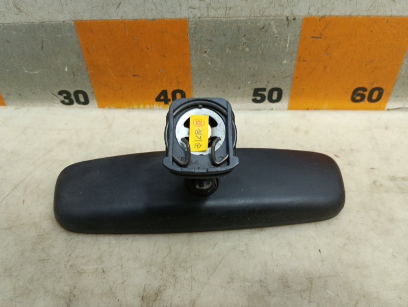 Зеркало заднего вида