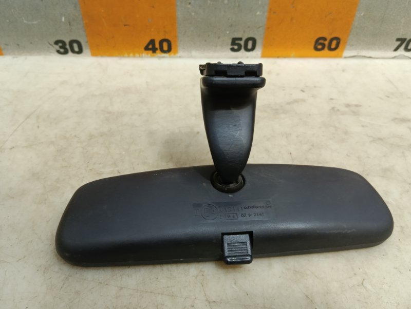 Зеркало заднего вида