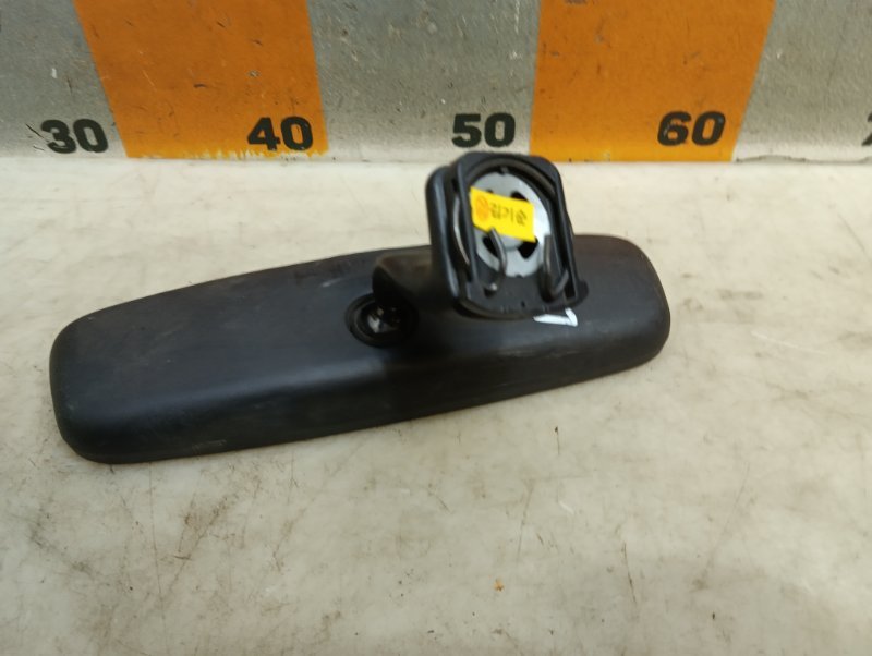 Зеркало заднего вида