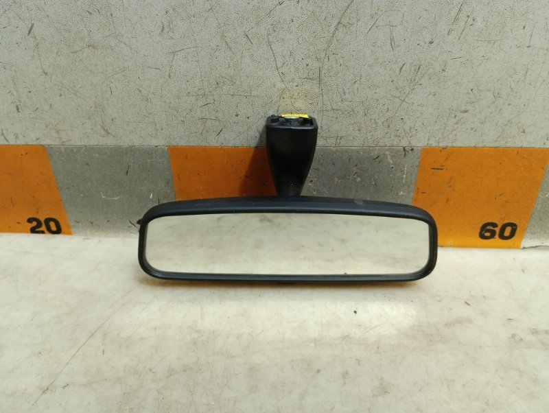 Зеркало заднего вида